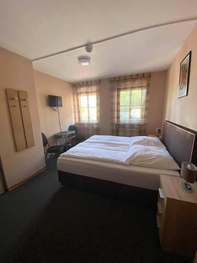 Hotel-Gasthof "Alter Ritter" Ротенбург об дер Таубер Екстериор снимка