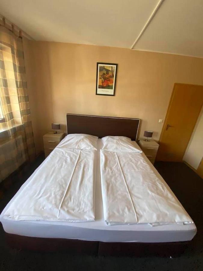 Hotel-Gasthof "Alter Ritter" Ротенбург об дер Таубер Екстериор снимка