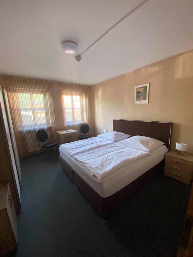Hotel-Gasthof "Alter Ritter" Ротенбург об дер Таубер Екстериор снимка