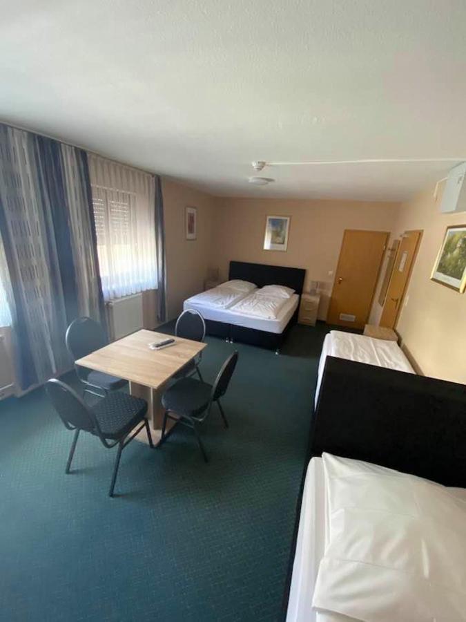 Hotel-Gasthof "Alter Ritter" Ротенбург об дер Таубер Екстериор снимка