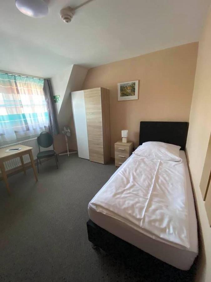 Hotel-Gasthof "Alter Ritter" Ротенбург об дер Таубер Екстериор снимка