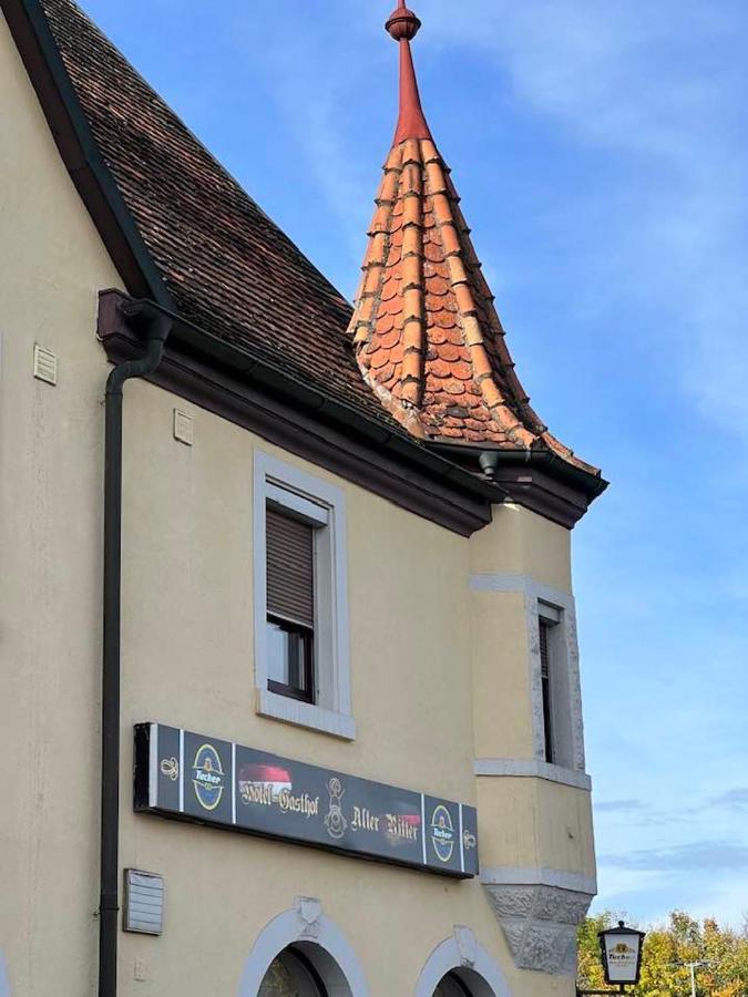 Hotel-Gasthof "Alter Ritter" Ротенбург об дер Таубер Екстериор снимка