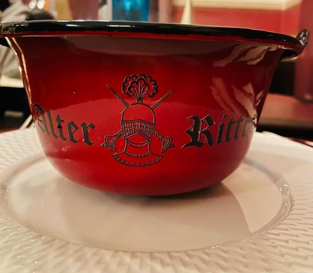 Hotel-Gasthof "Alter Ritter" Ротенбург об дер Таубер Екстериор снимка