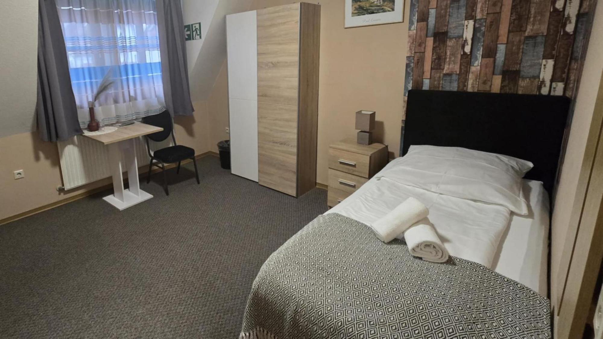 Hotel-Gasthof "Alter Ritter" Ротенбург об дер Таубер Екстериор снимка